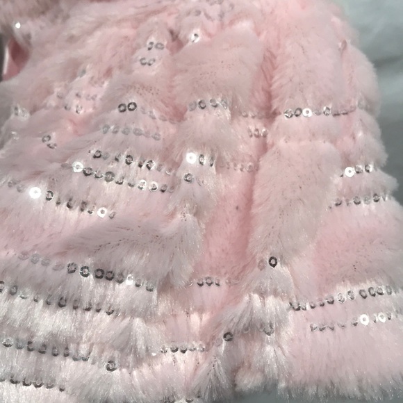 Little lass 3 pc Hoodie fur vest outfit set - Picture 6 of 7